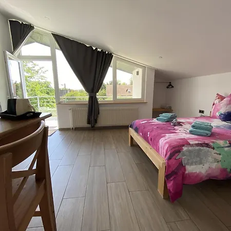Le Clos Des Pommiers Bed & Breakfast Uffholtz