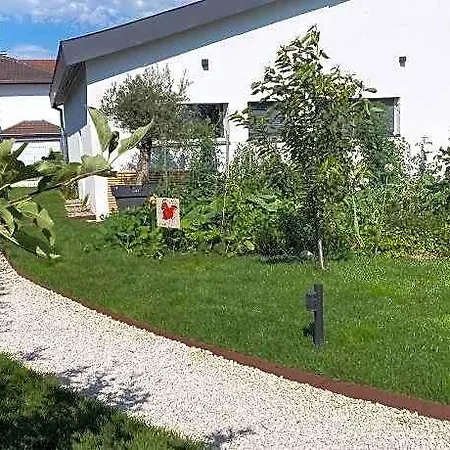 Le Clos Des Pommiers Bed & Breakfast *